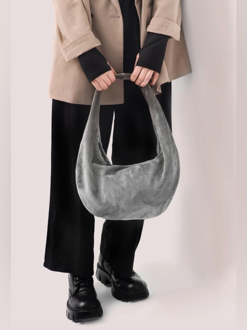 100% Suede Rounded Purse - Picture 12 of 13